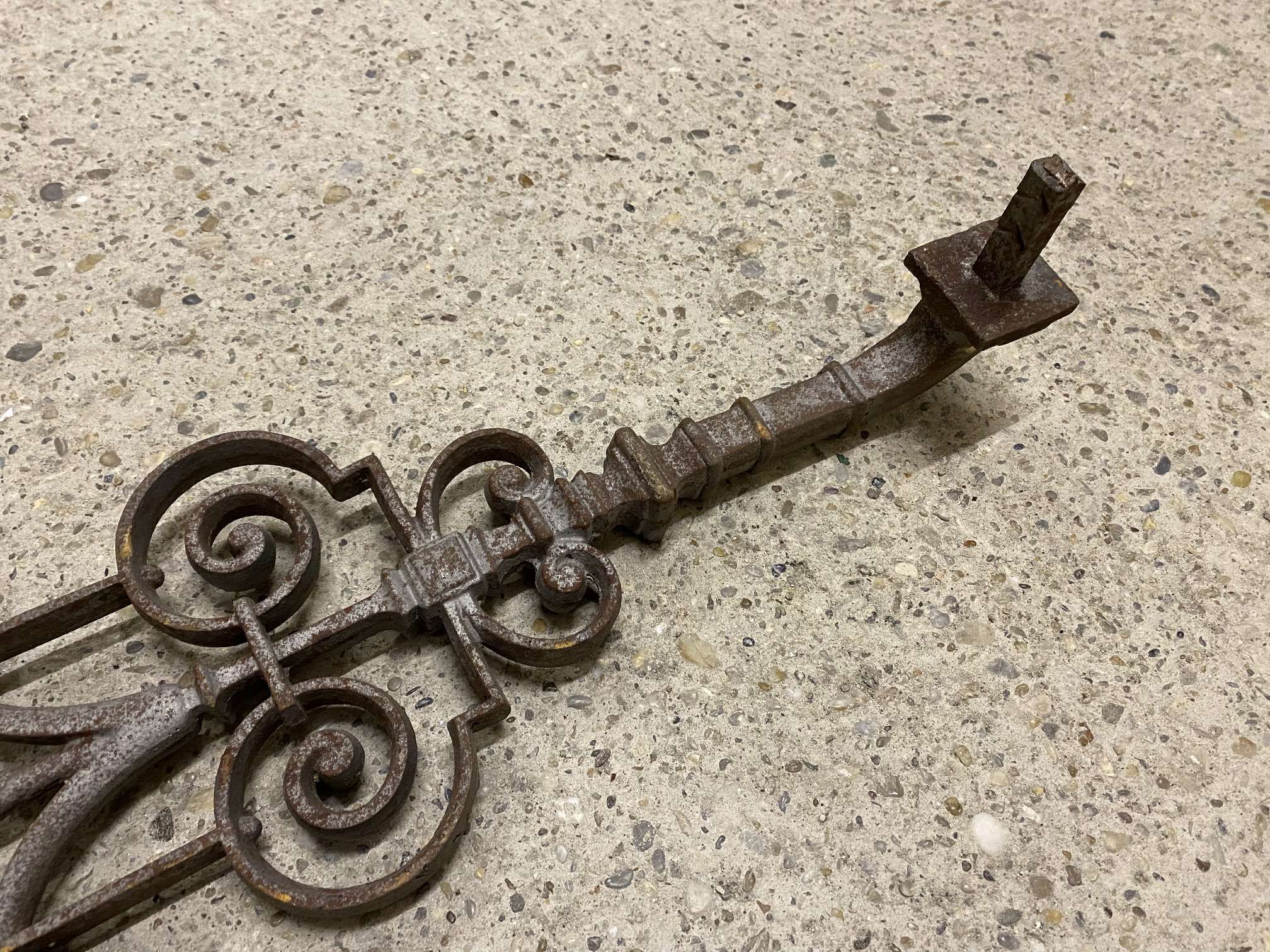 gelaenderelement-gusseisen-zinshaus-15663-5s Seitliche Befestigung Gusseisen-Geländer 15663-5s