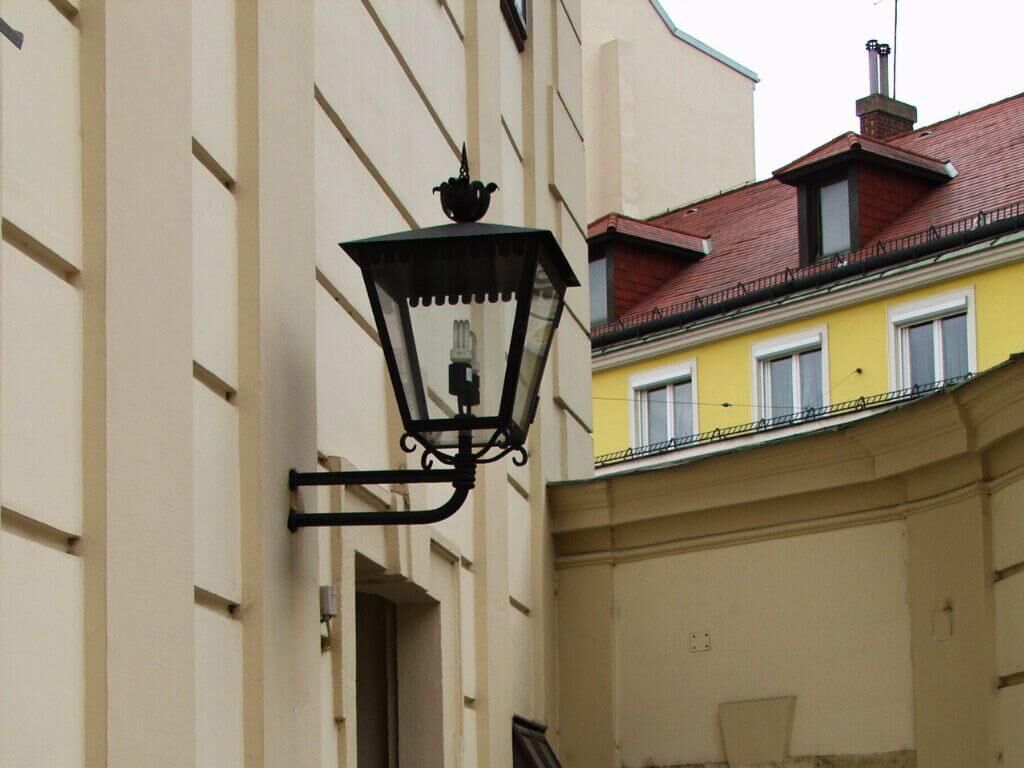 Wandleuchte aus Schmiedeeisen für das Schloss Belvedere