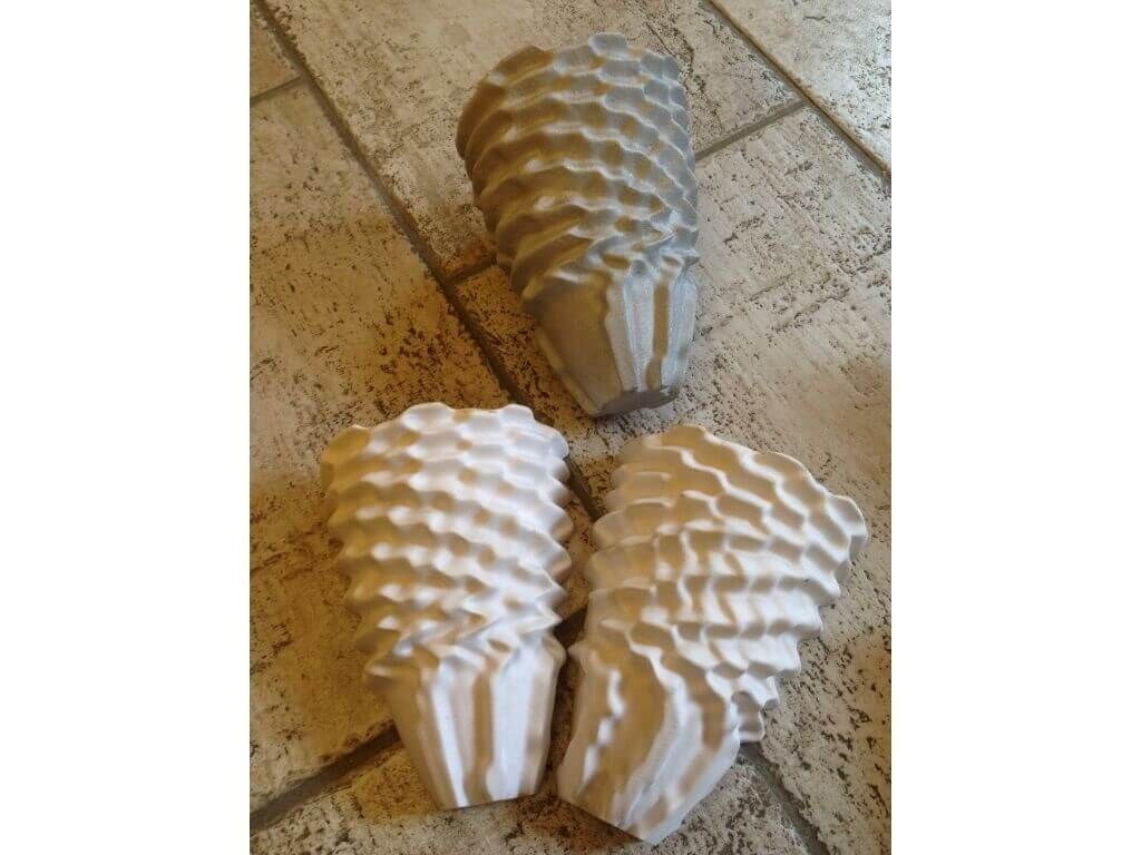 Abguss einer kuenstlerischen Vase aus Aluminiumguss Abguss einer kuenstlerischen Vase aus Aluminiumguss