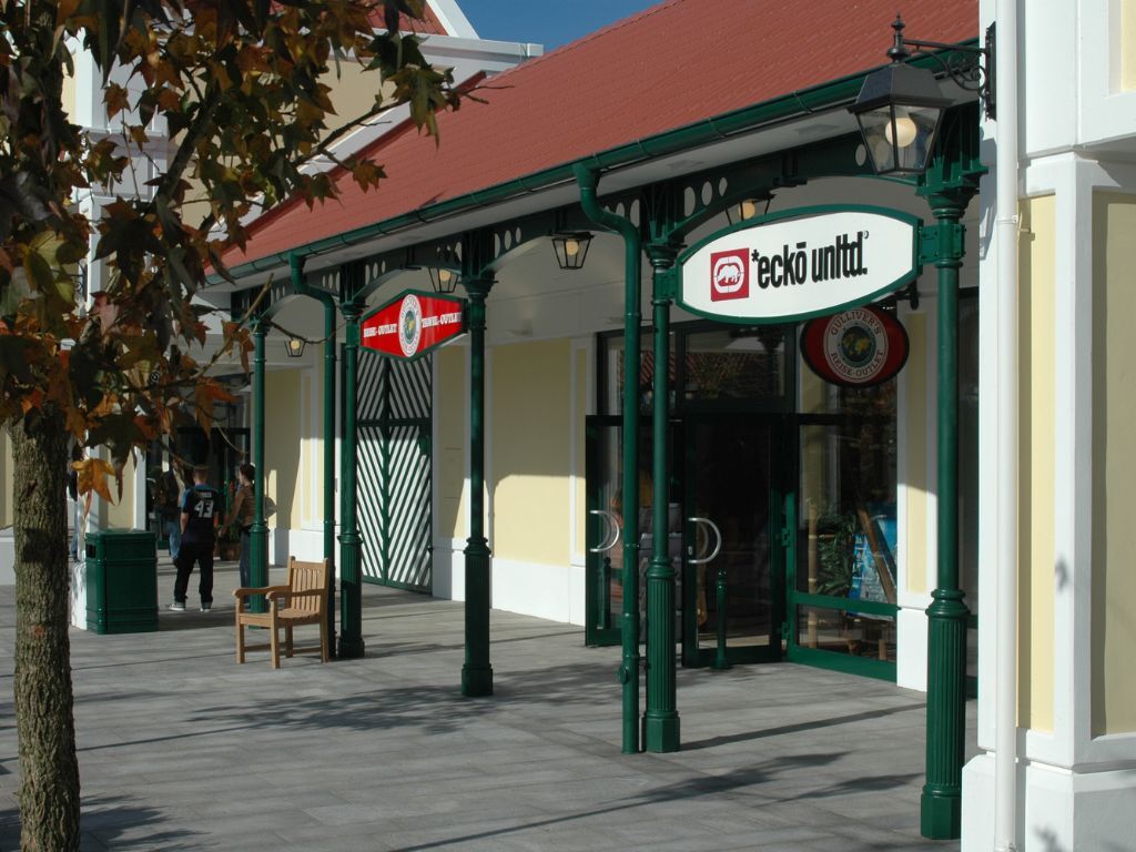 parndorf-outletcenter-stuetzsaeulen-drab-1