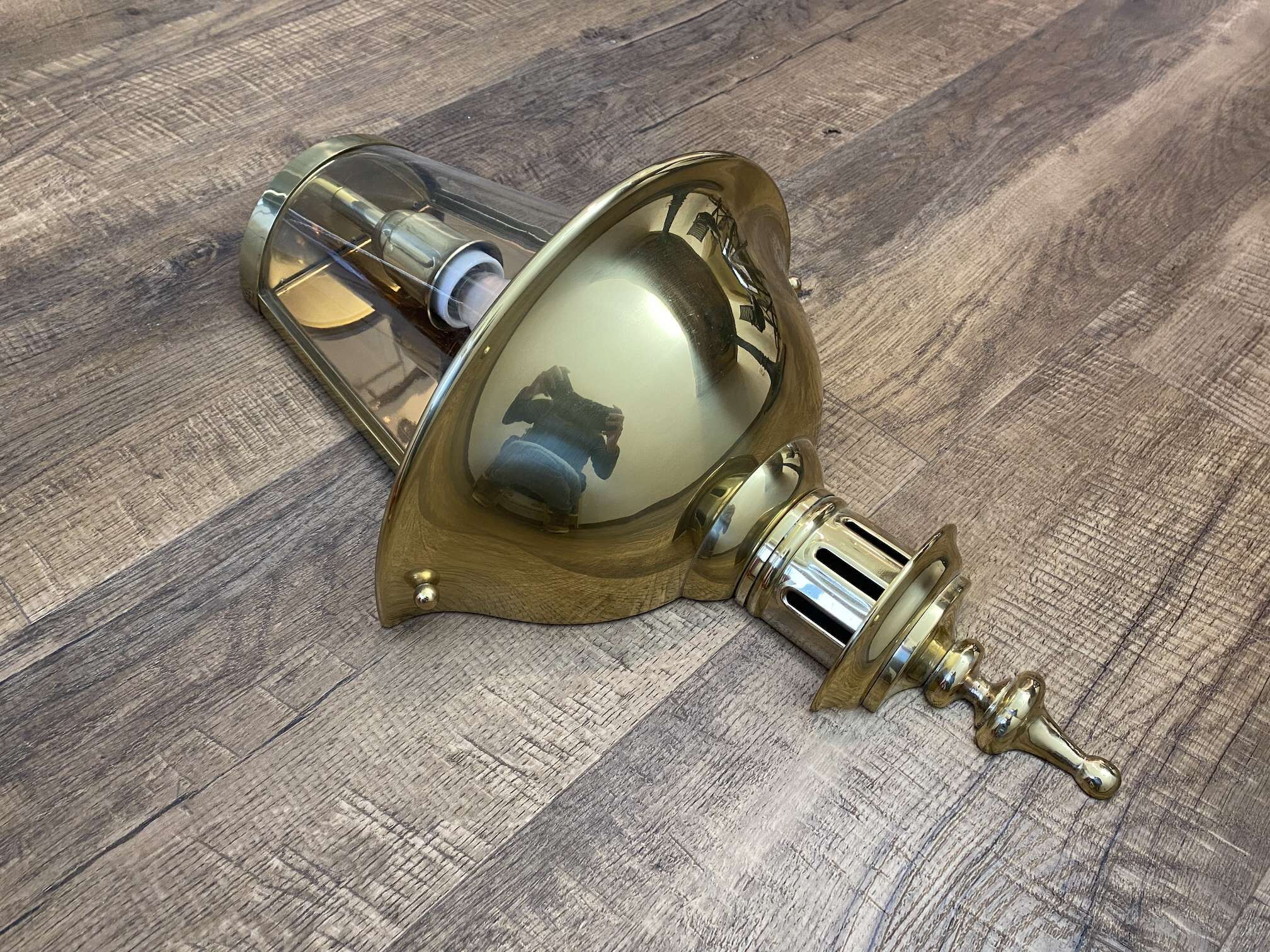 klassische Wandleuchte Wien aus Messing