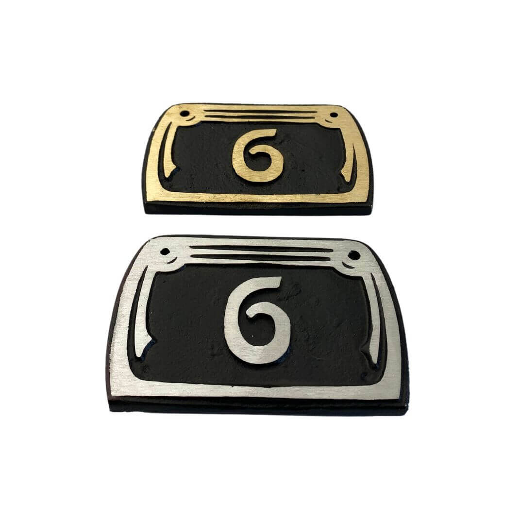 Türnummerntafel Otto Wagner im Jugendstil - oben Messingguss - unten Aluminiumguss - jeweils Schwarz/aufgeschliffen Türnummerntafel Otto Wagner im Jugendstil - oben Messingguss - unten Aluminiumguss - jeweils Schwarz/aufgeschliffen