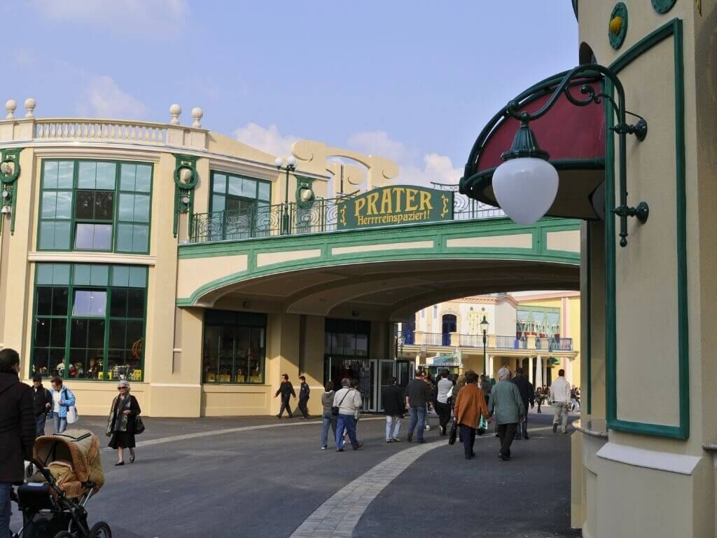 brueckengelaender-wandlaternen-standlaternen-wurstelprater-drab-128097