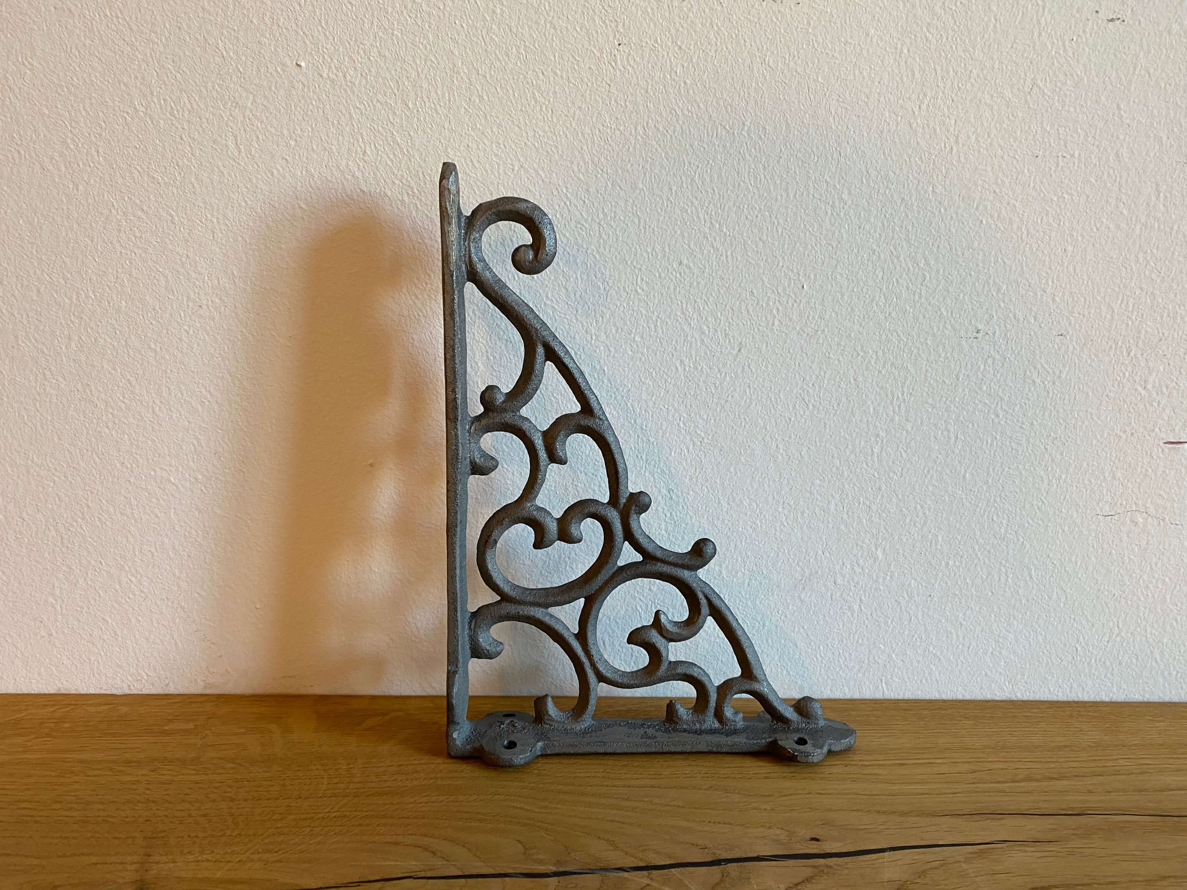 wandhalter-buecherregal-gusseisen-3 Regalhalterung aus Grauguss / Gusseisen