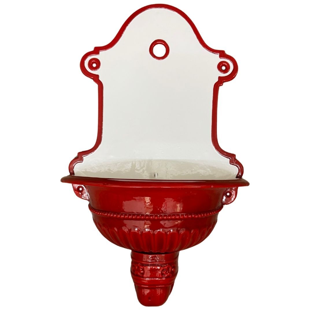 rote Bassena - aufwendig restauriert