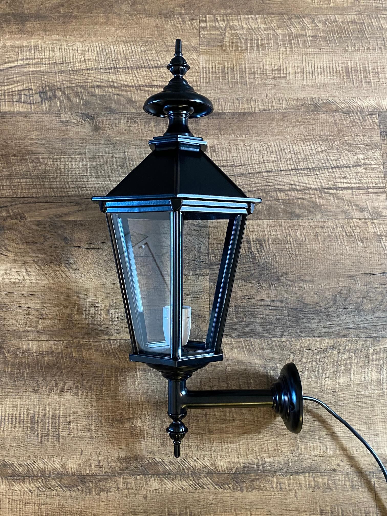 Schwarze sechseckige Nostalgie-Wandleuchte