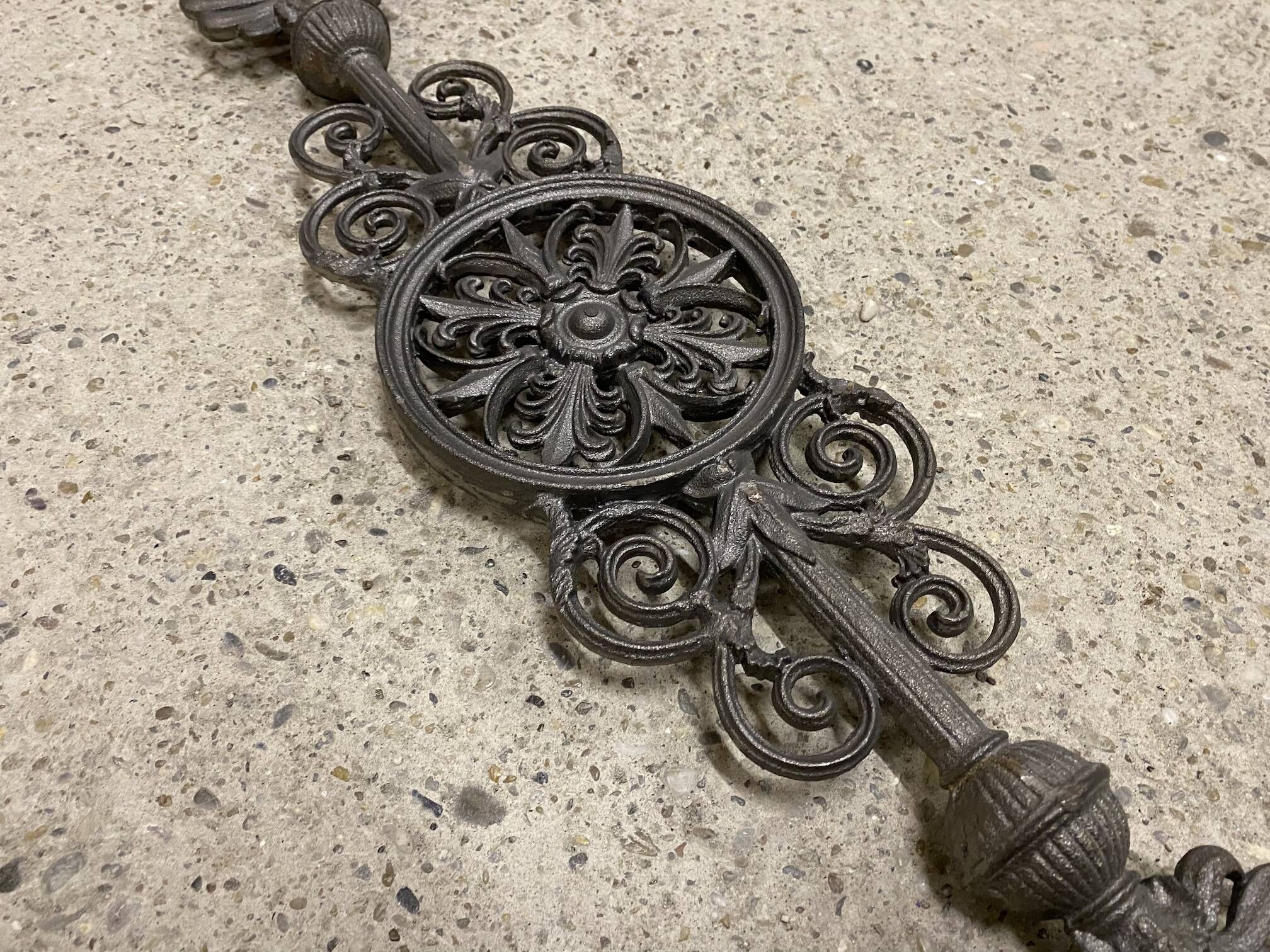 gelaenderelement-12v-sach-k-gusseisen-2 verziertes Ziergitter (Geländerelement 12s-sach-k) aus Grauguss