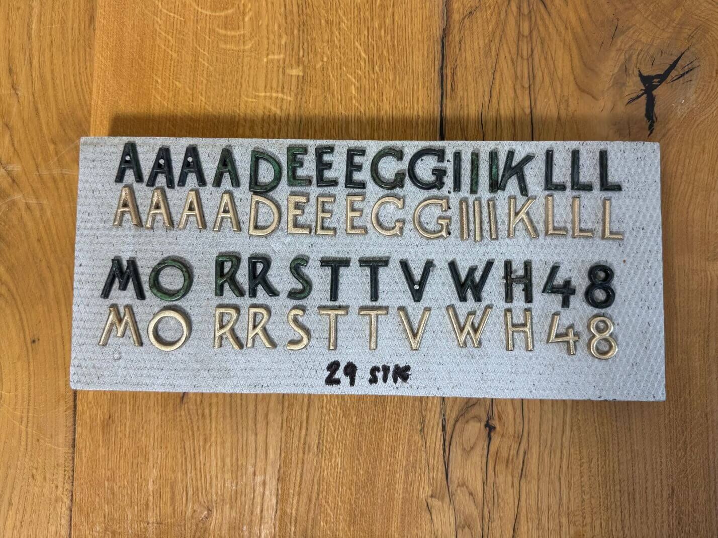 Reproduktion bzw. Nachguss von Buchstaben und Zahlen aus Messingguss Reproduktion bzw. Nachguss von Buchstaben und Zahlen aus Messingguss