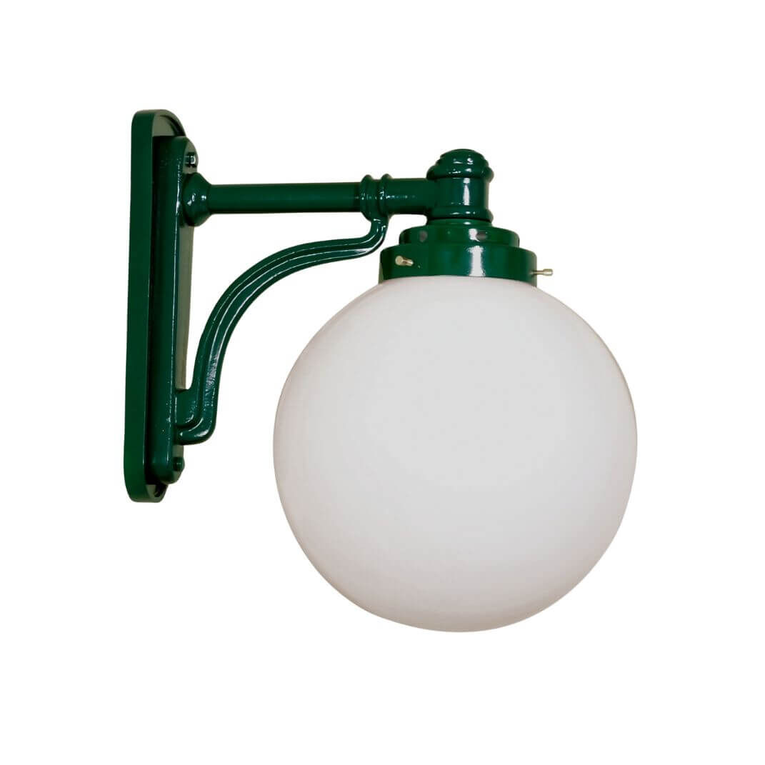 Kugelwandleuchte Meran 3 Art. 2128/20h in RAL 6005 Moosgrün Kugelwandleuchte Meran 3 Art. 2128/20h in RAL 6005 Moosgrün