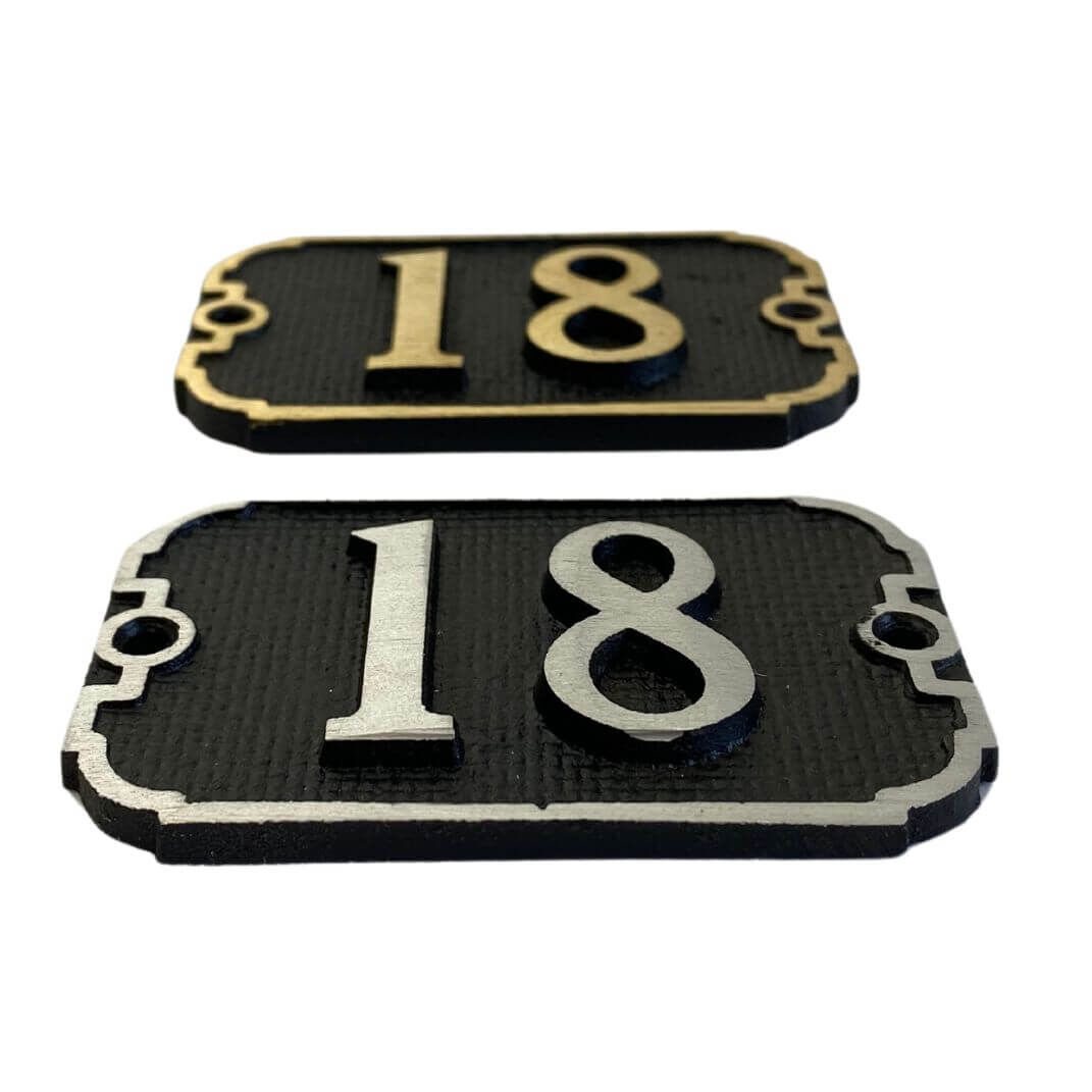 Altbau Türnummernschild Tafelstil C - Oben Messingguss - Unten Aluminiumguss