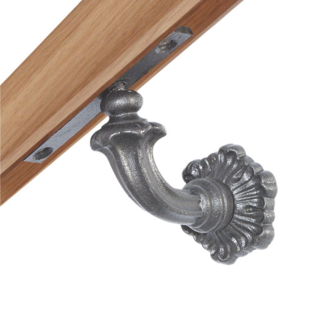 Historische Handlaufstütze Art. 15304 Eugen aus Gusseisen Historische Handlaufstütze Art. 15304 Eugen aus Gusseisen