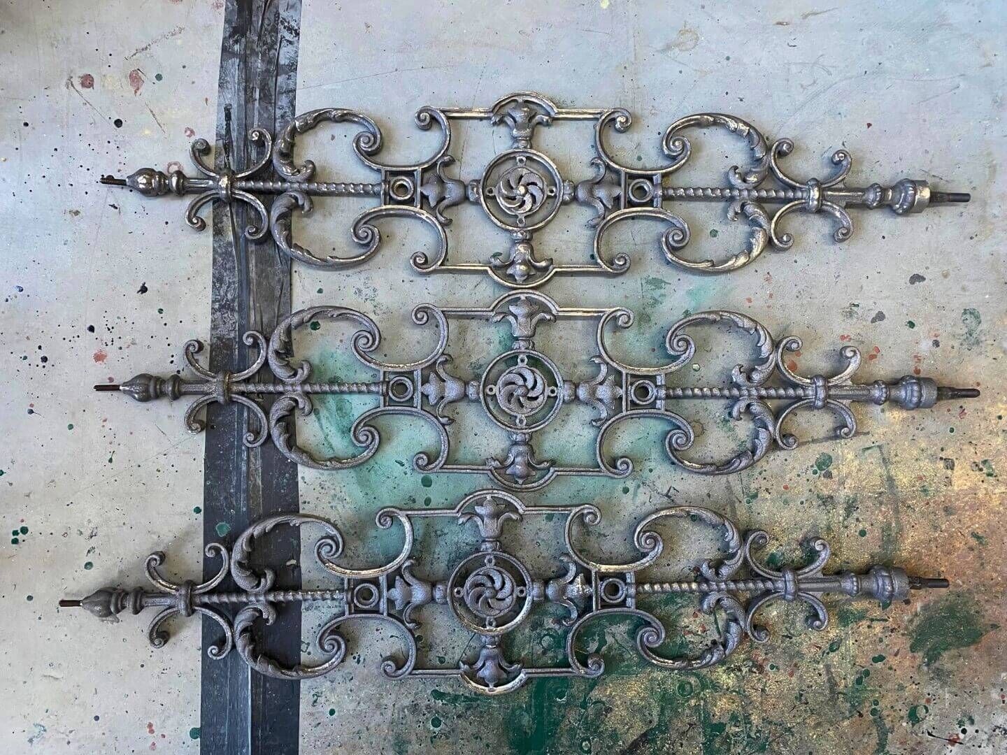 Abgüsse von Altbau Stiegengeländer aus Gusseisen Abgüsse von Altbau Stiegengeländer aus Gusseisen