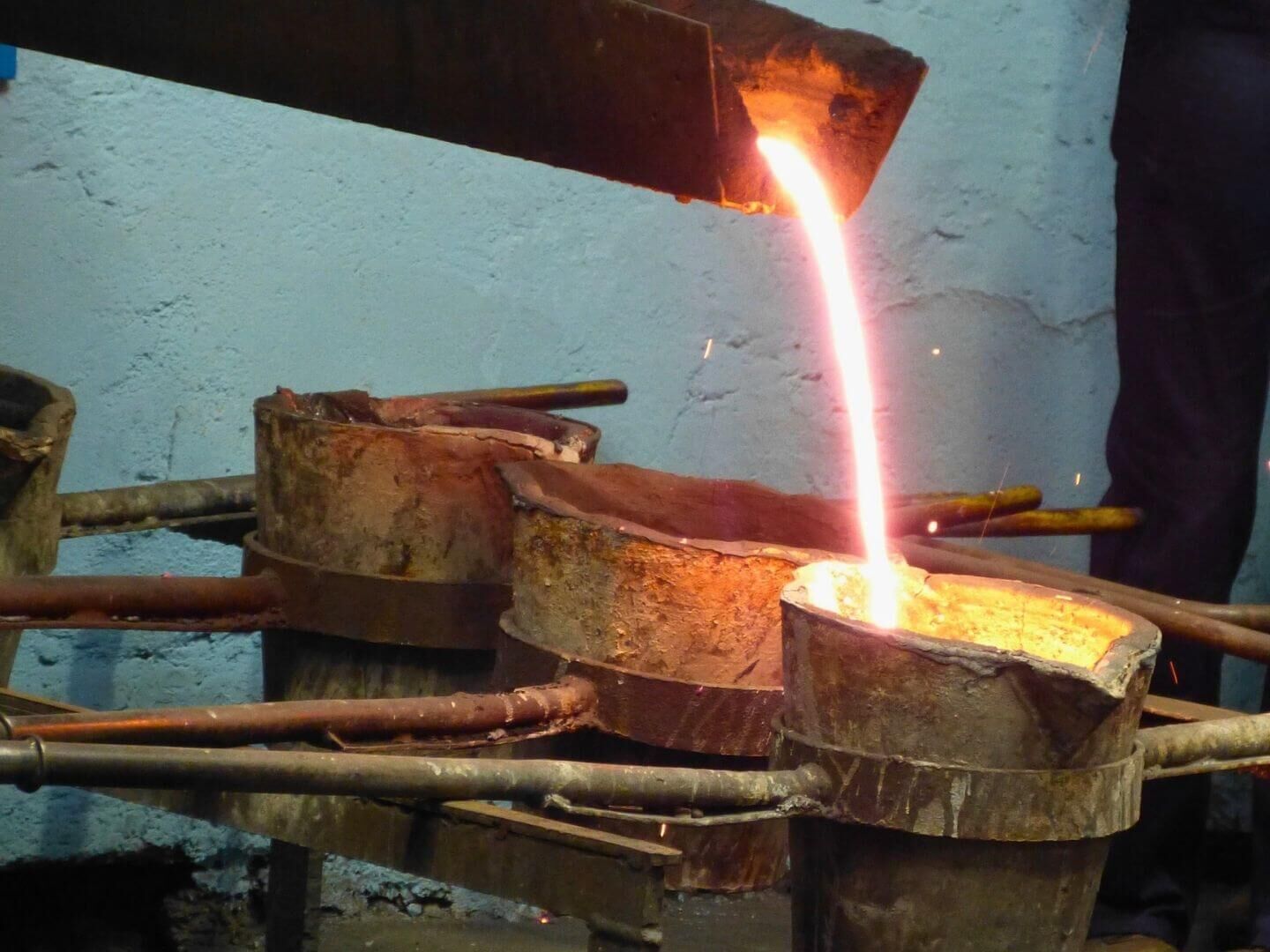 Reproduktion historischer Geländer: flüssiges Metall Reproduktion historischer Geländer: flüssiges Metall