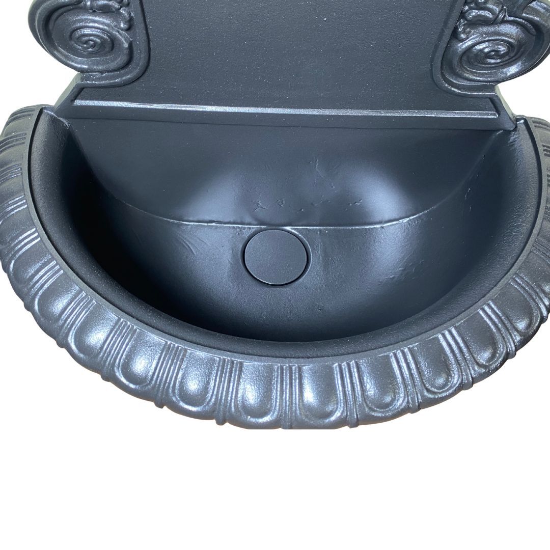 Zierbassena - Abdeckung Loch Zierbassena - Abdeckung Loch