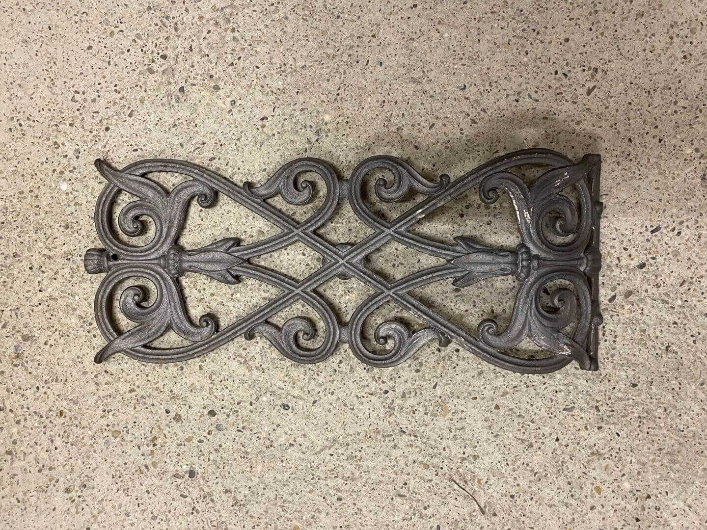 Nachguss eines gebogenen Geländerteils aus Gusseisen