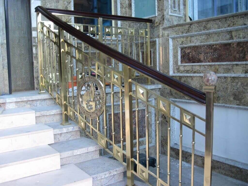 gazprom_gelaender_moskau_drab_01