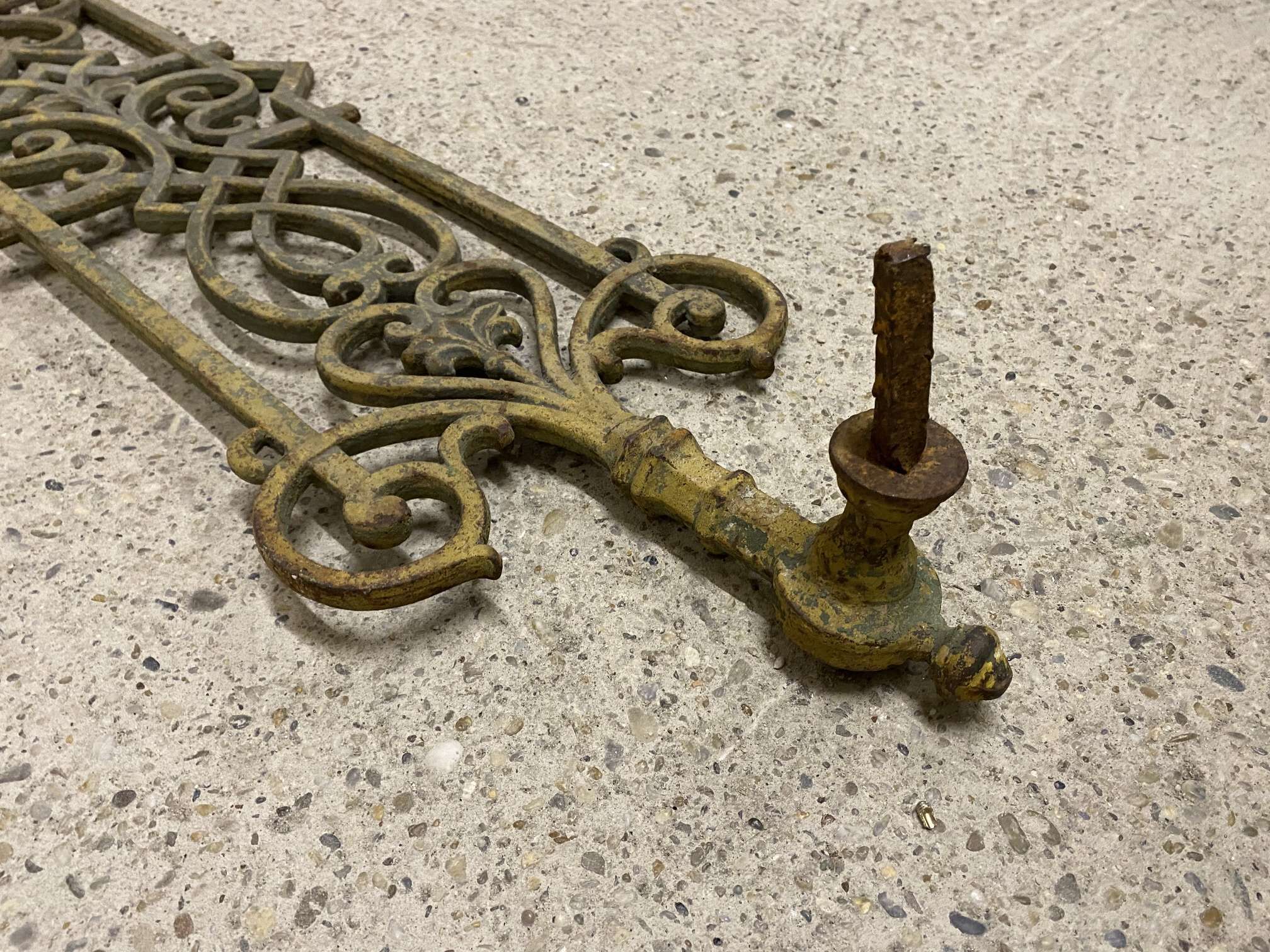 gussgelaender-fnd-breit-50s-historisch-2 historisches Geländer fnd-breit-50s aus Gusseisen - Altbestand