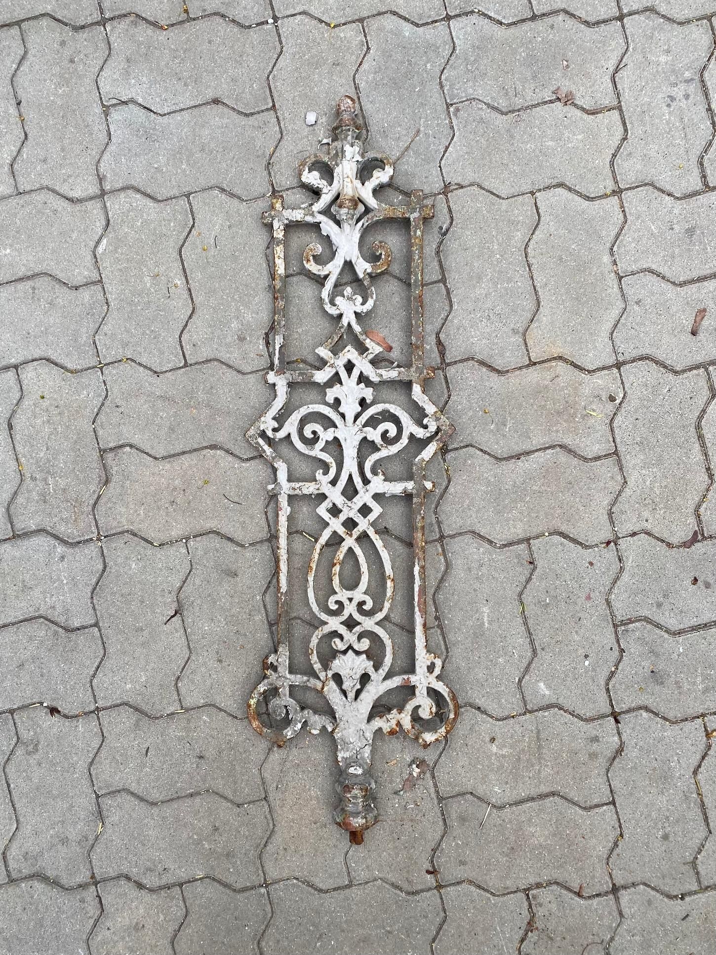 gusseisen-gelaenderelement-gelaenderteil-cp4v-1 Altbau Geländerteil CP-4V aus Gusseisen - Altbestand