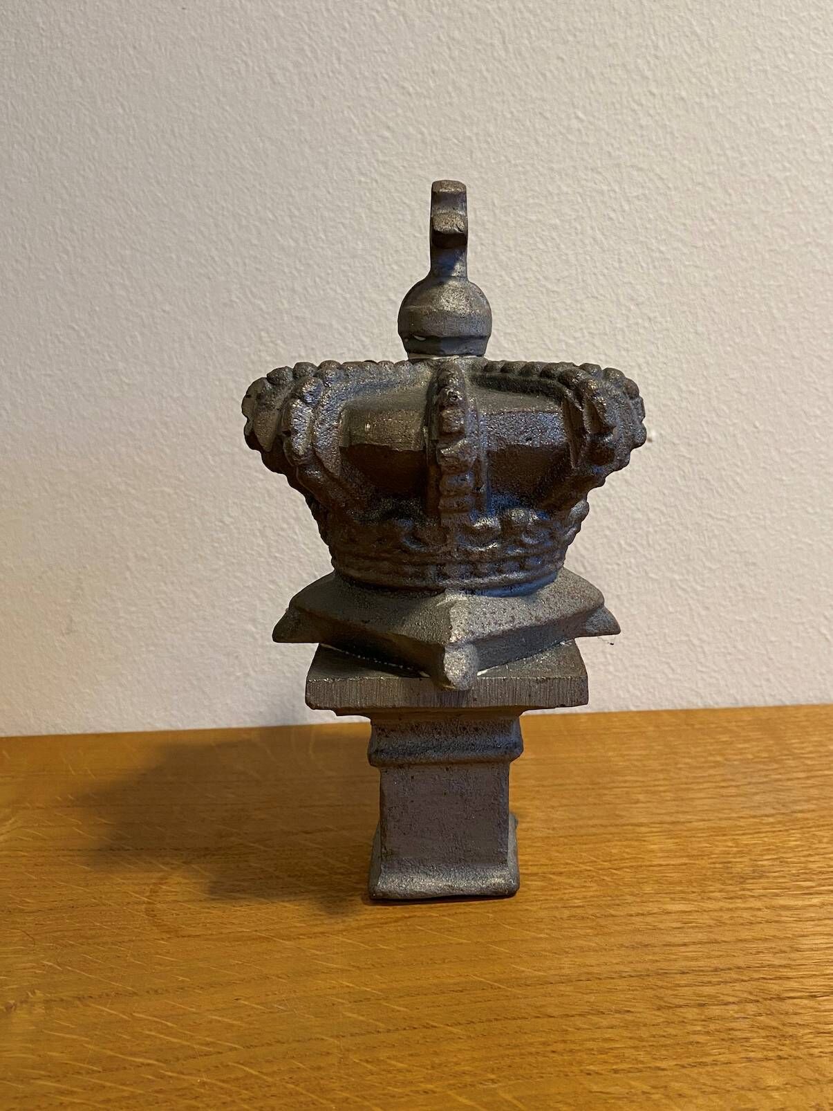 Pfostenaufsatz Krone aus Gusseisen