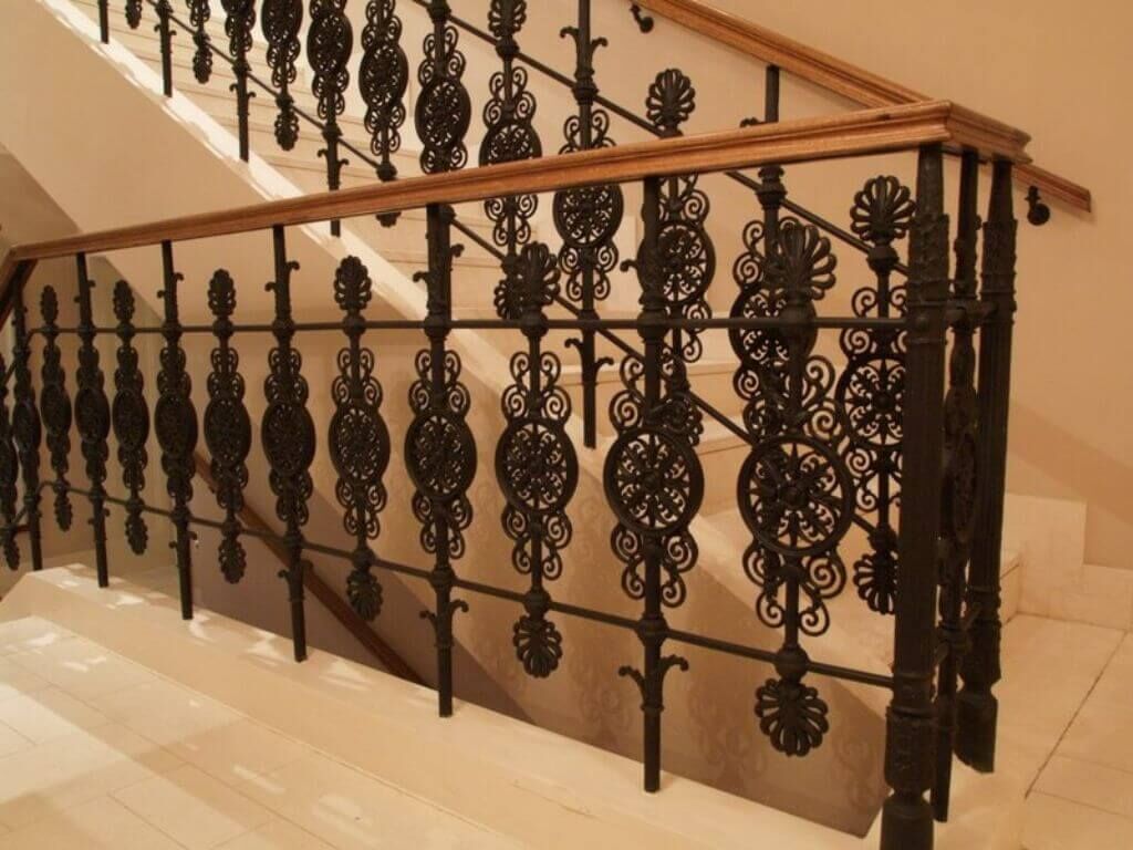 Reproduktion des historischen Stiegengeländers für das Hotel Sacher Reproduktion des historischen Stiegengeländers für das Hotel Sacher