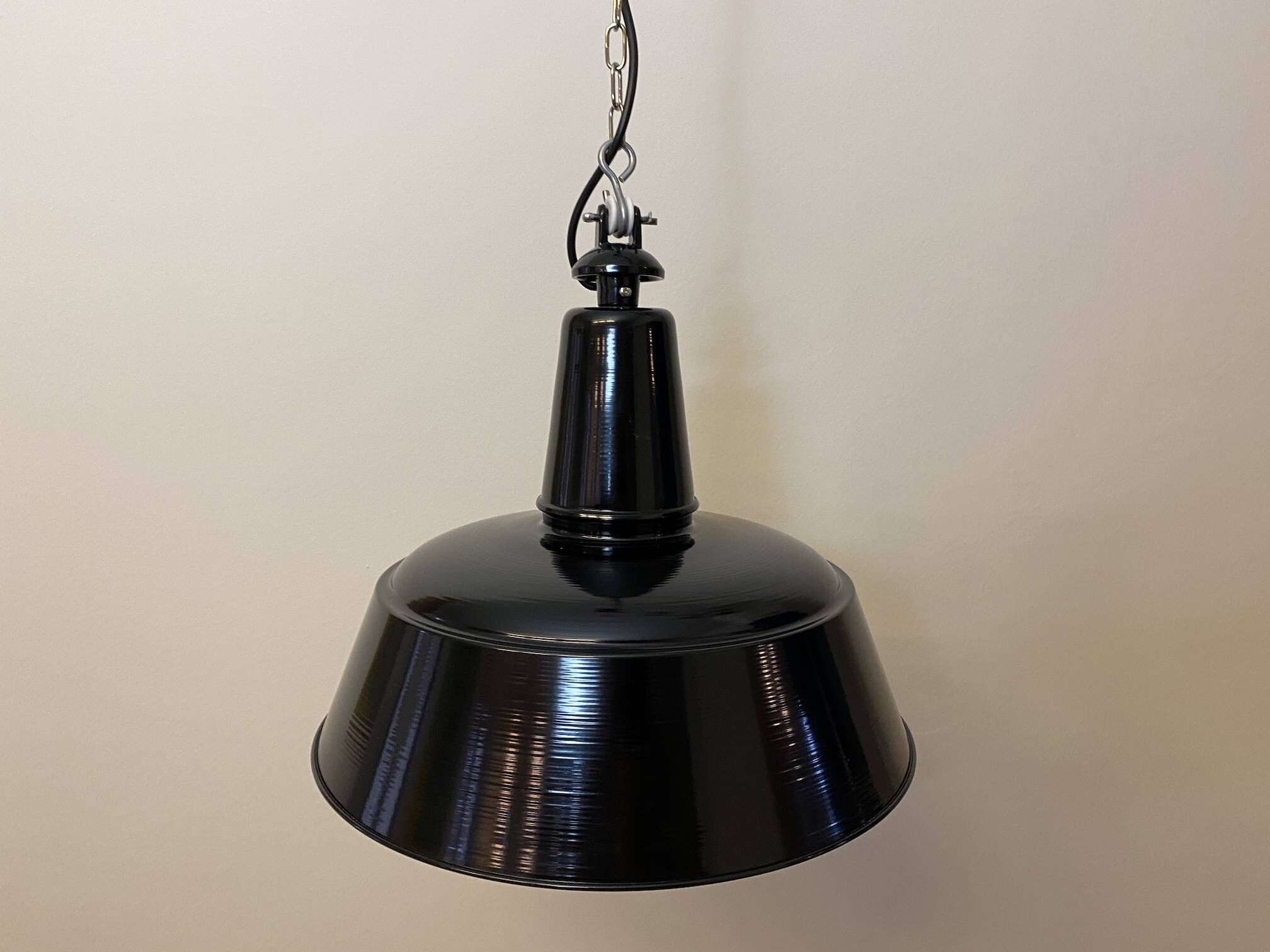 haengeleuchte-industrieleuchte-sievering-2 Farbrikleuchte Sievering Dm 400 mm