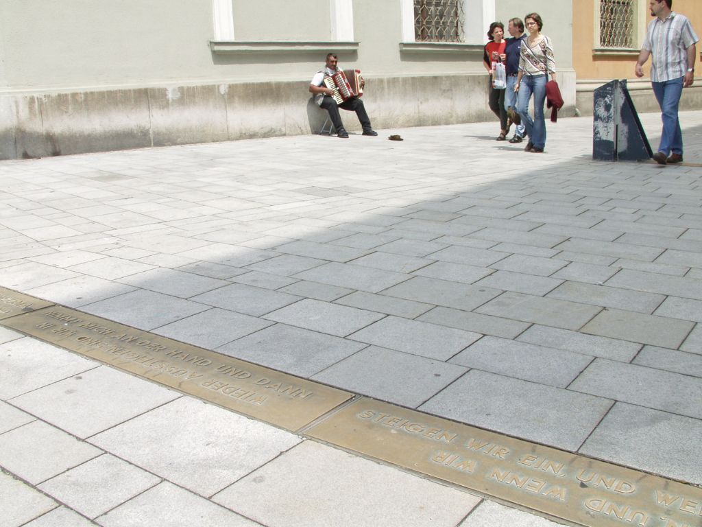 Bodeneinlegeplatten fuer die Landeshauptstadt Graz