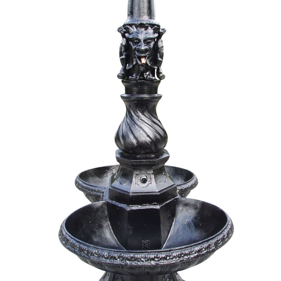 Detailansicht der Auffangbecken des Springbrunnen Spittelberg aus Gusseisen Detailansicht der Auffangbecken des Springbrunnen Spittelberg aus Gusseisen