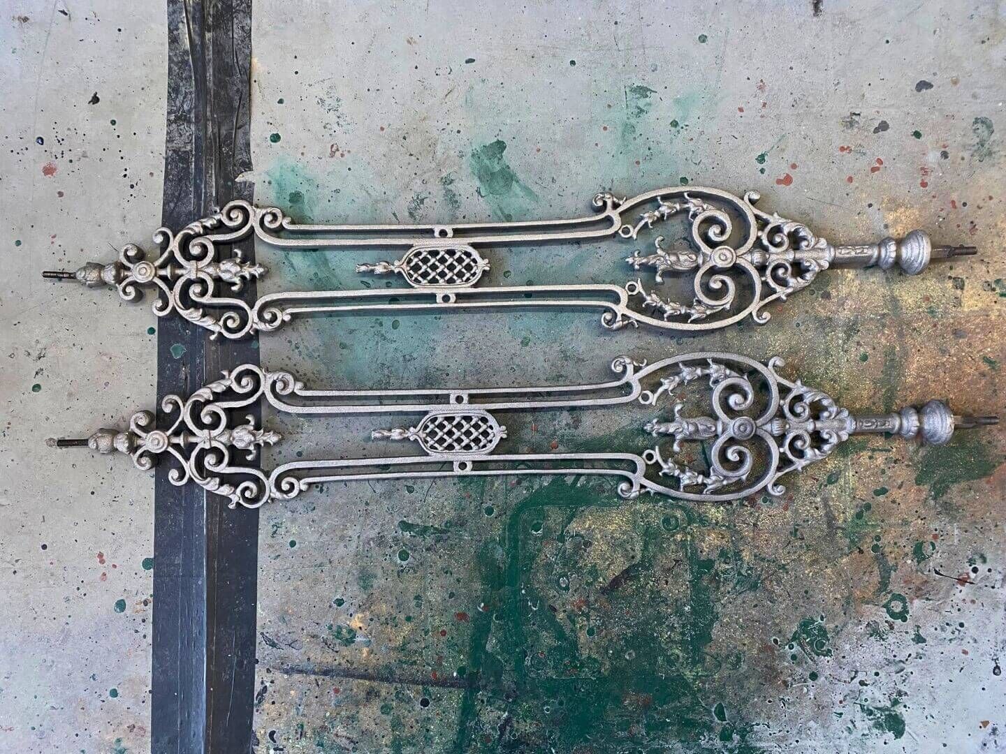 Nachgegossene Altbau-Stiegengeländer aus Gusseisen Nachgegossene Altbau-Stiegengeländer aus Gusseisen