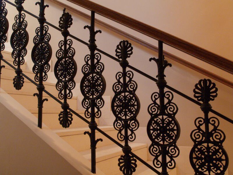 gusseisen-gelaender-sacher-hotel-3 Beispielfoto der Geländerelemente im Hotel Sacher