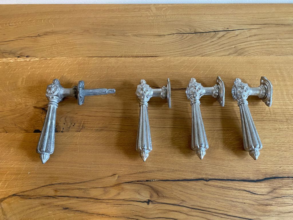 Reproduktion historischer Tuergriffe aus Aluminiumguss Reproduktion historischer Tuergriffe aus Aluminiumguss