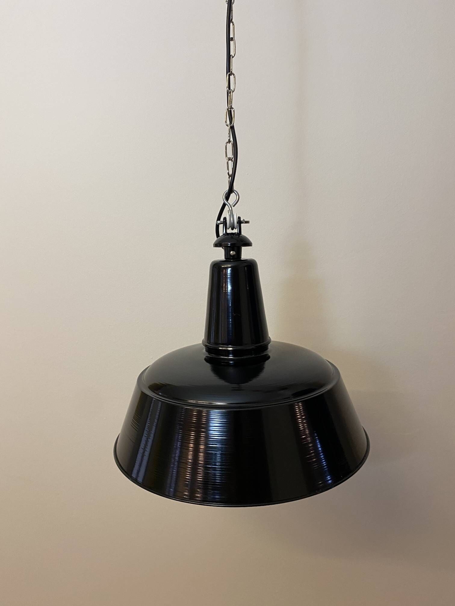 haengeleuchte-industrieleuchte-sievering-1 Industriestil-Leuchte Sievering