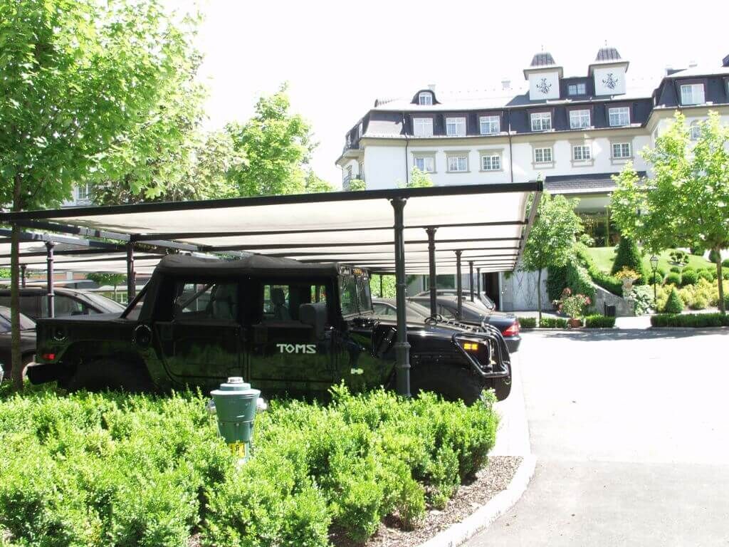 schloss_sefels_hotel_rohraufschubteile_st-utzs-aule_drab_03_carport