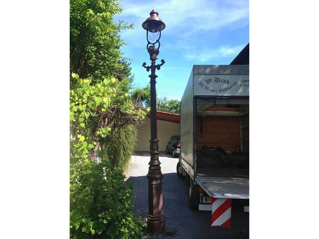 Teilrestaurierung einer historischen Strassenlaterne aus Gusseisen und Kupfer Teilrestaurierung einer historischen Strassenlaterne aus Gusseisen und Kupfer