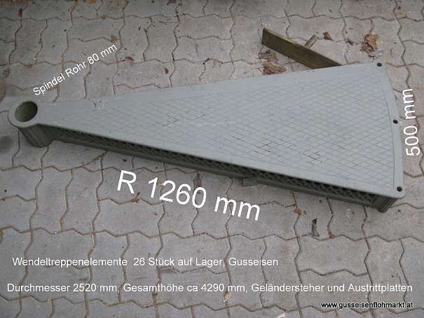alte Wendeltreppe-Spindeltreppenstufen aus Gusseisen alte Wendeltreppe-Spindeltreppenstufen aus Gusseisen