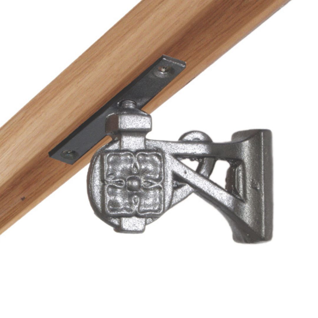 Historischer Handlaufhalter Art. 15303 Liechtenstein aus Gusseisen Historischer Handlaufhalter Art. 15303 Liechtenstein aus Gusseisen