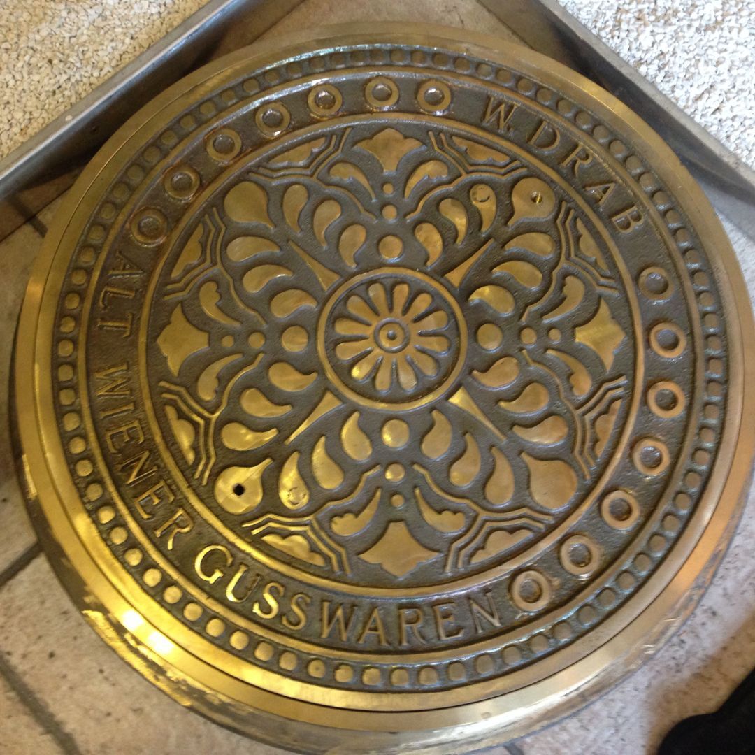 Schachtabdeckung 19615 aus Bronzeguss