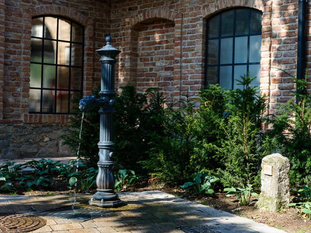 familiypark-dauerlaeufer-brunnen-gusseisen