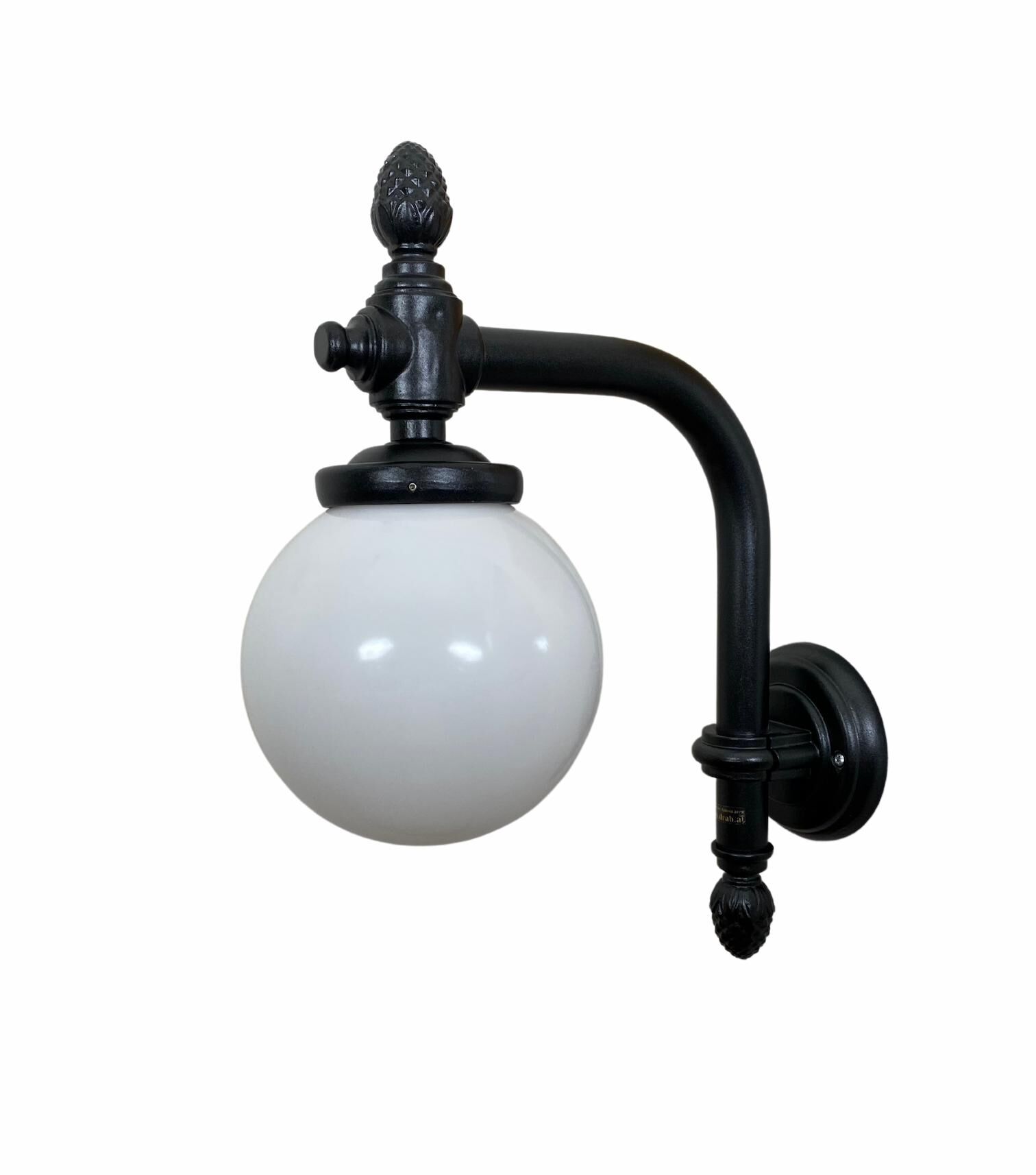 Klassische Kugel-Wandleuchte 1027.12 aus Aluminiumguss