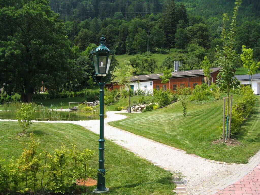 Standlaterne Stadtpark in Moosgruen