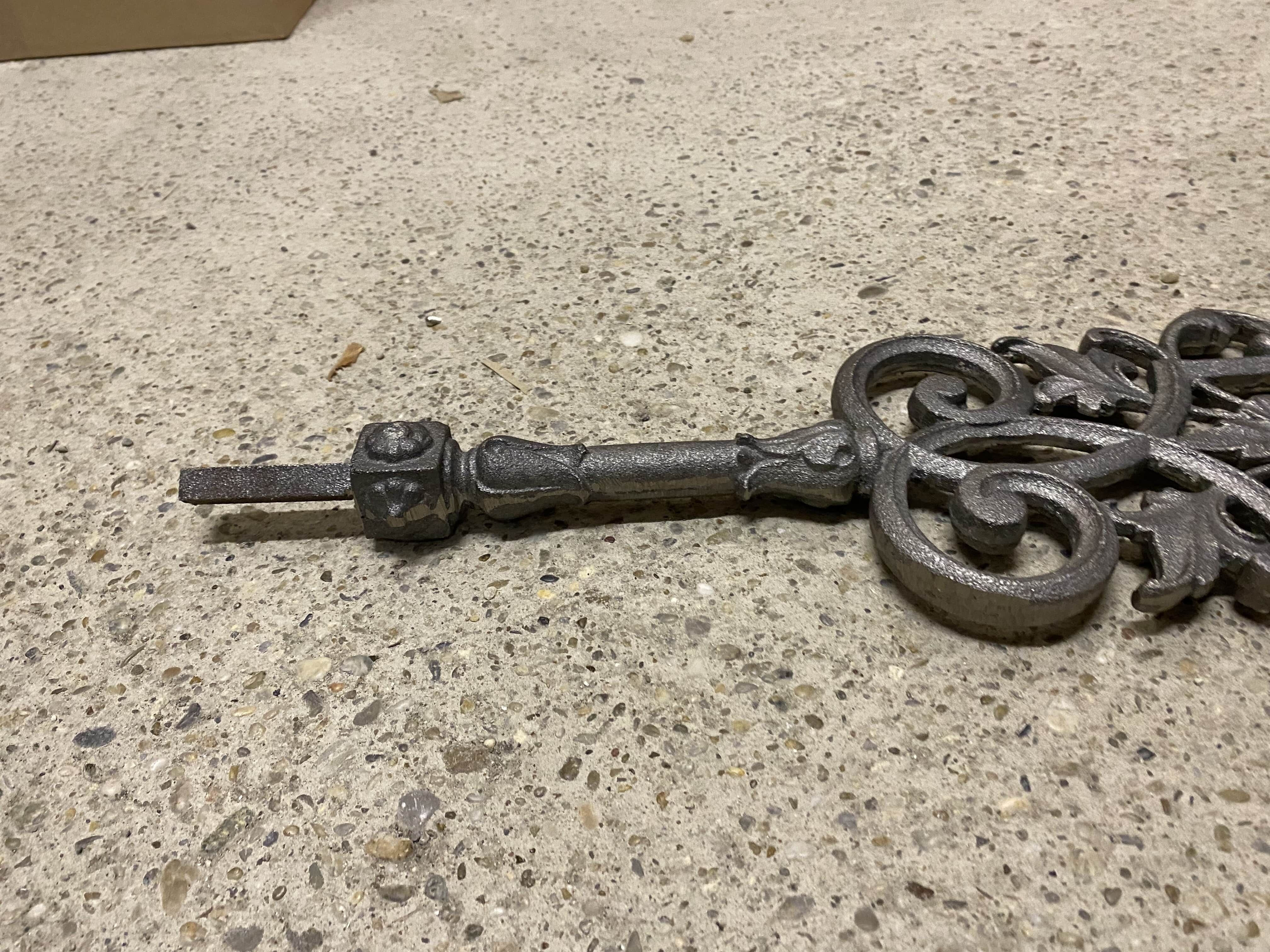 15673-40-gelaender-gitter-gusseisen-3 Gusseisen Geländer 15699-40 Unterteil