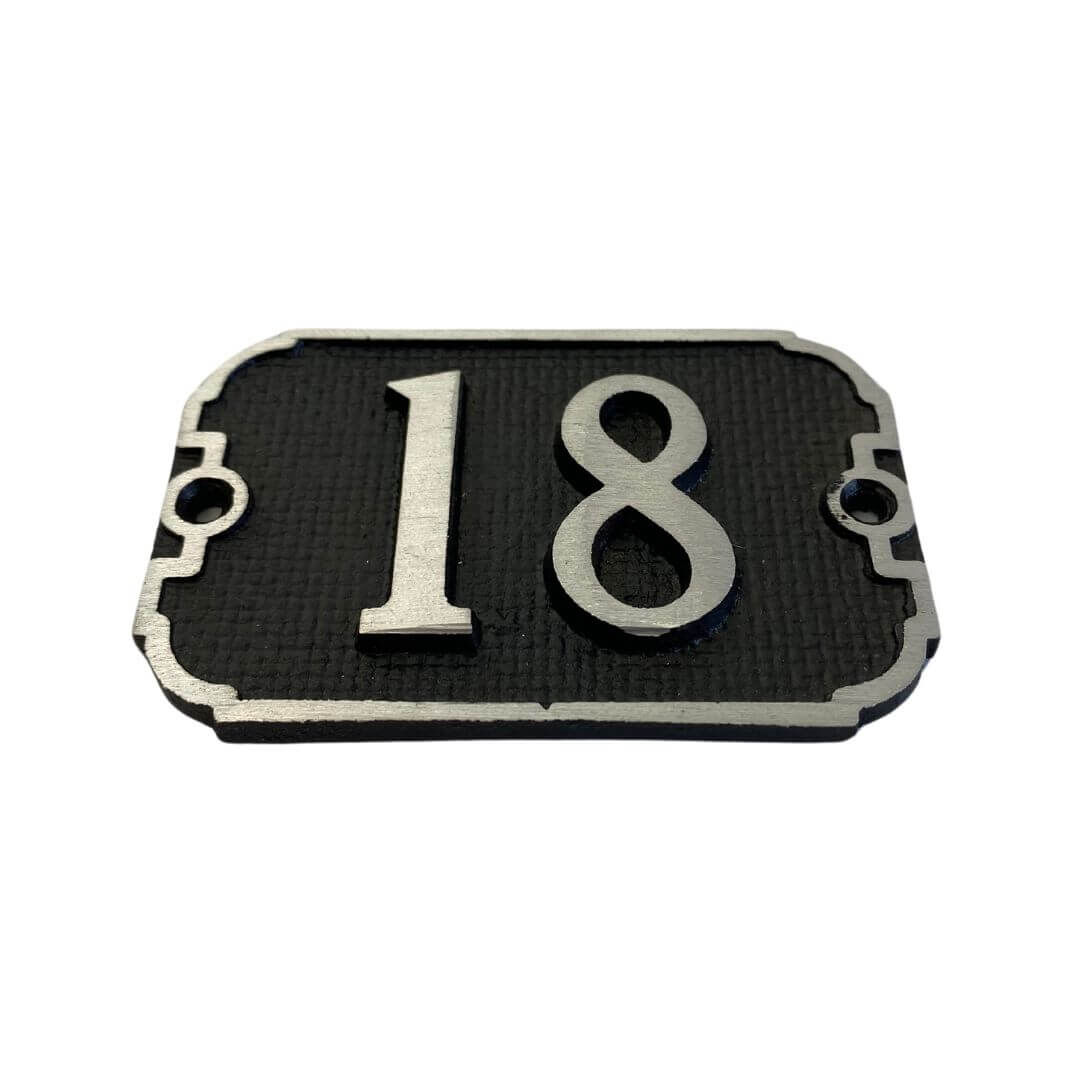 klassisches Türnummernschild Tafelstil C aus Aluminiumguss klassisches Türnummernschild Tafelstil C aus Aluminiumguss