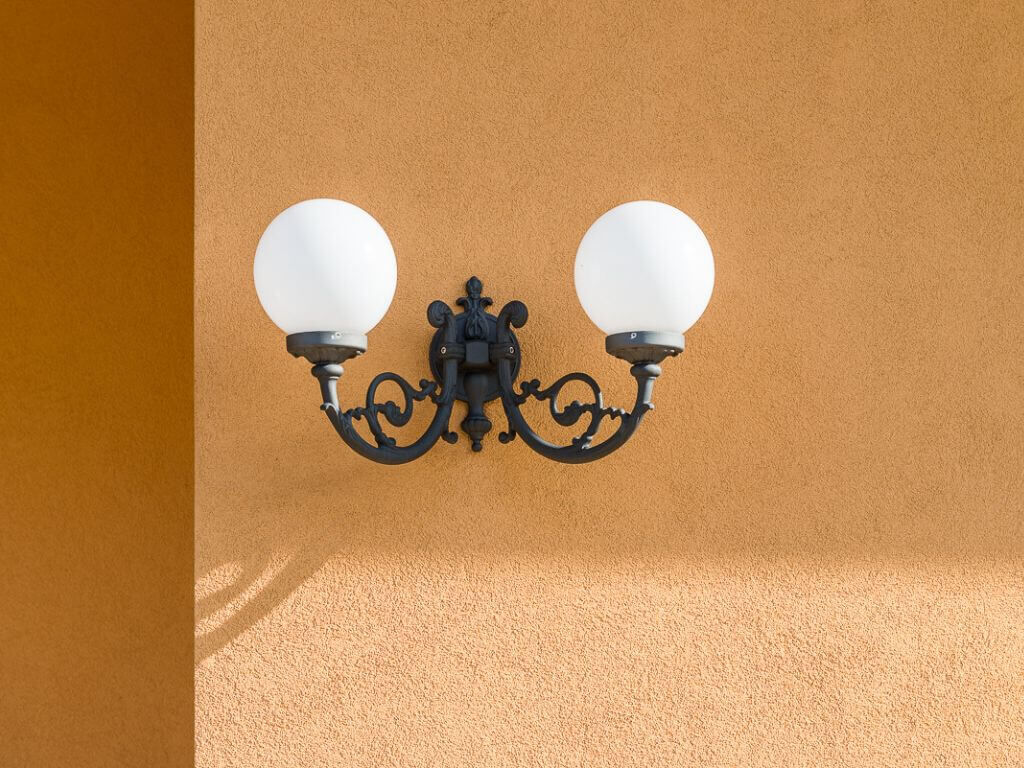 Wandkugelleuchte aus Aluminiumguss Wandkugelleuchte aus Aluminiumguss