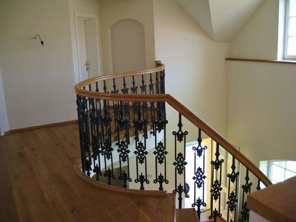 Nostalgisches Gelaender aus Gusseisen Nostalgisches Gelaender aus Gusseisen