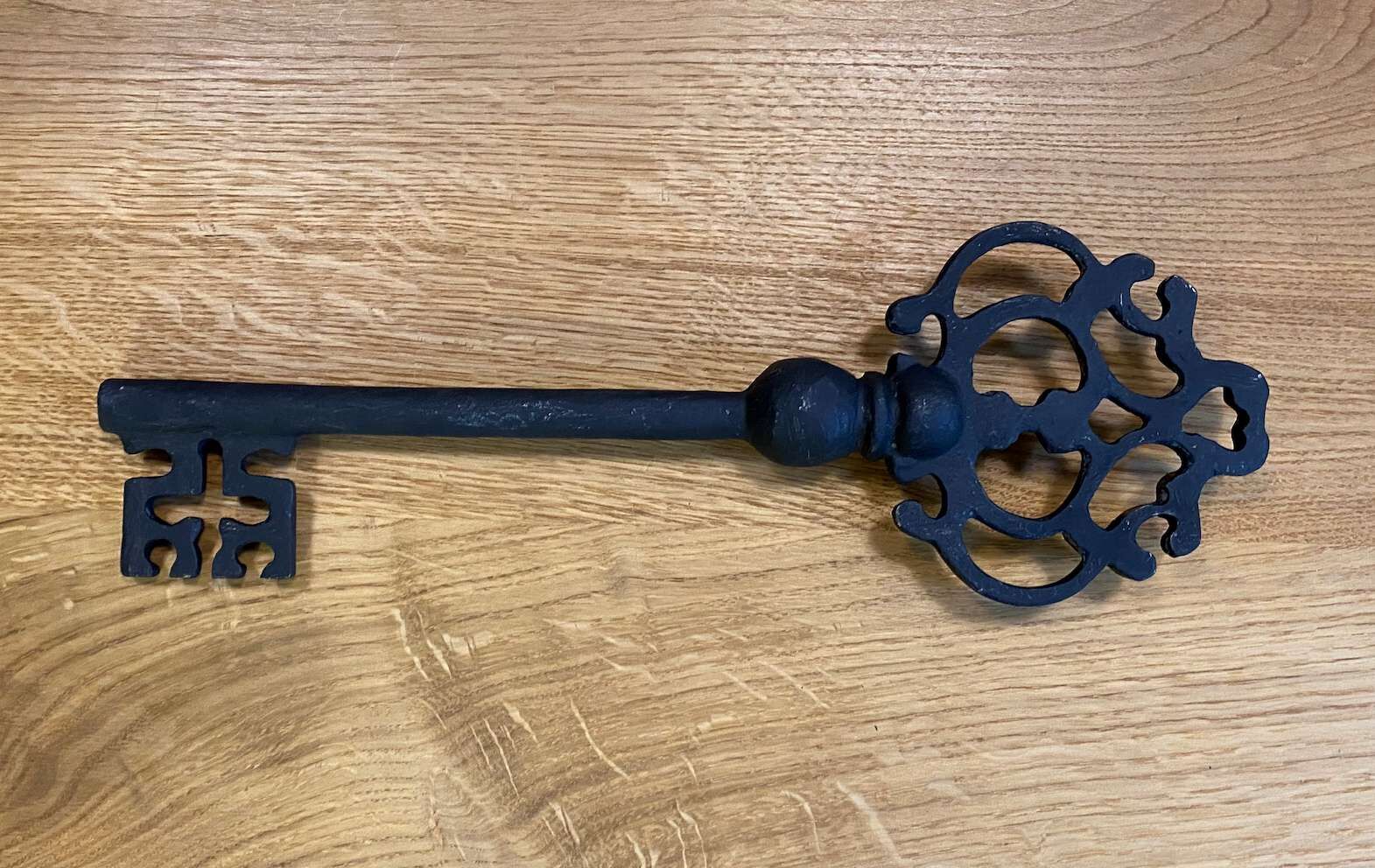 zierschluessel-gusseisen-schwarz-3 Schwarz-Antiker Zierschlüssel aus Grauguss