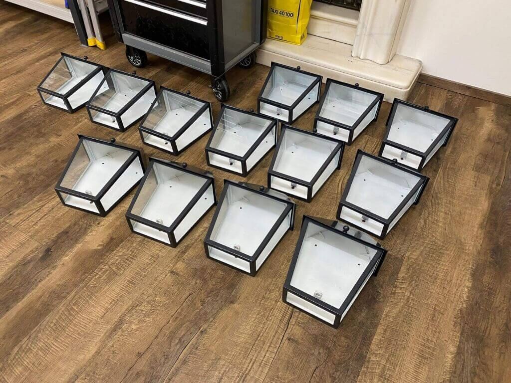 sonderleuchte-viereckig-schwarz-1