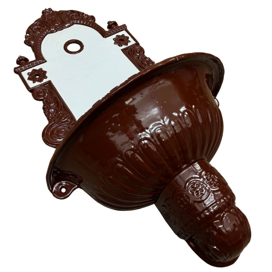 braun / weiss emaillierte Bassena Nr. 117 aus Gusseisen