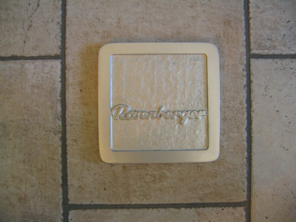 Portalgriffe aus Aluminiumguss für die Raststätte Rosenberger Portalgriffe aus Aluminiumguss für die Raststätte Rosenberger