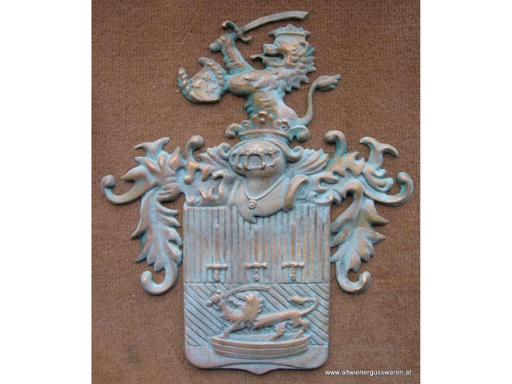 Reproduktion eines Wappens aus patiniertem Bronzeguss Reproduktion eines Wappens aus patiniertem Bronzeguss