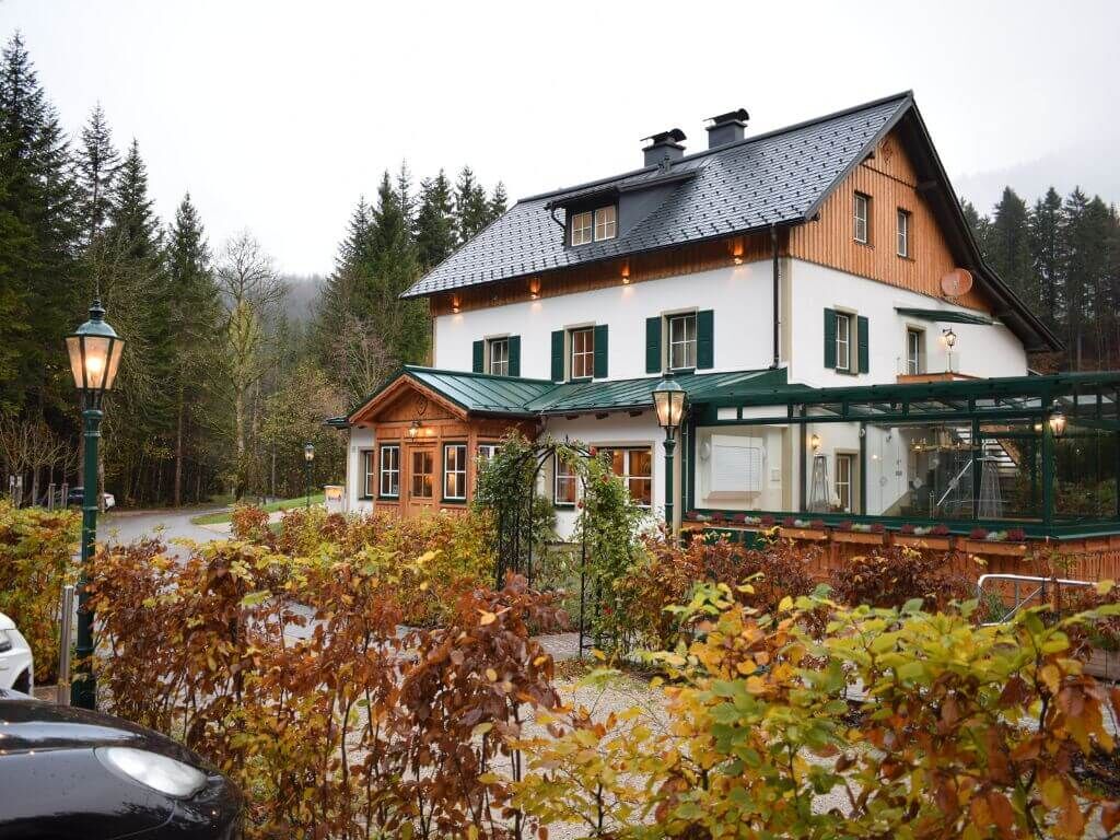 waldruhe-pension-standlaternen-moosgruen-drab-10