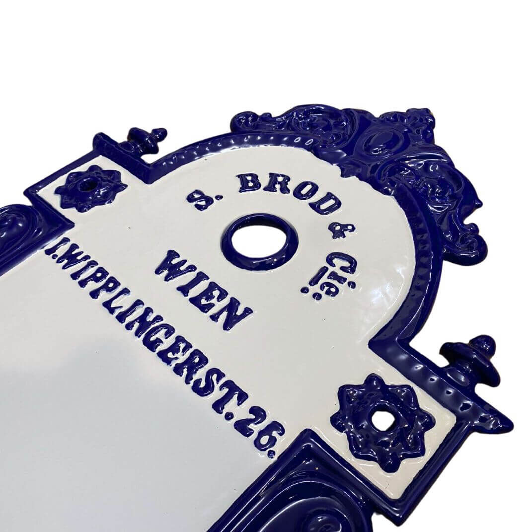 Schrift & Rand in Blau emailliert Schrift & Rand in Blau emailliert